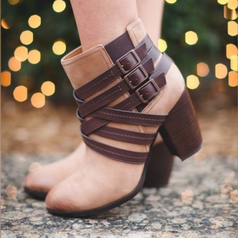 Sofft Tan and Brown Zippered Strappy Heeled Ankle Boots Size 7